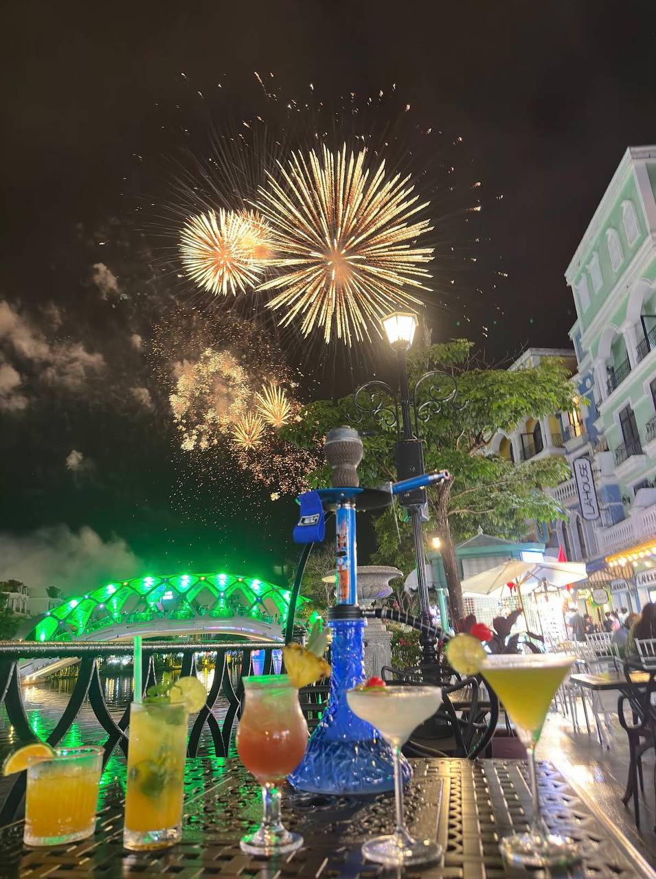 Cocktails and hookah with Grand World fireworks show