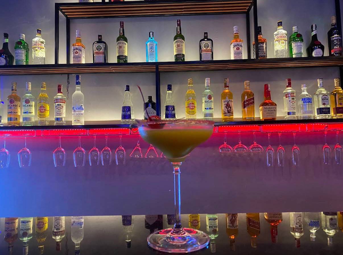 Craft cocktail at Nice Pub bar